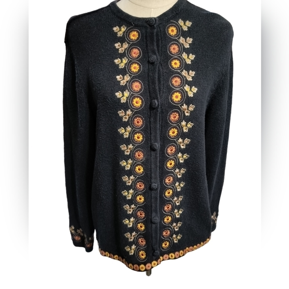 (1214) Bechamel Vintage Floral Embroidered Knit Sweater Size Medium